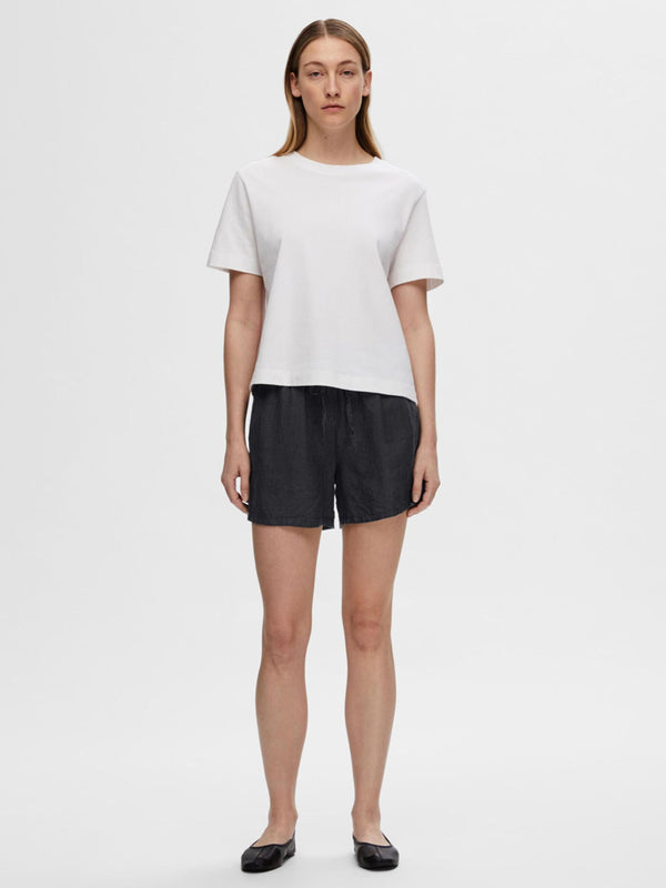 Selected Femme Linnie Shorts in Black