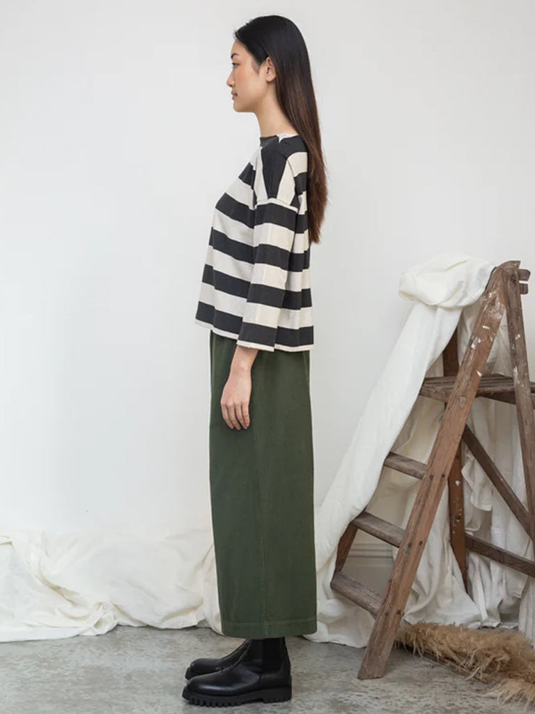 Beaumont Organic Leia-Sue Top in Charcoal Ecru