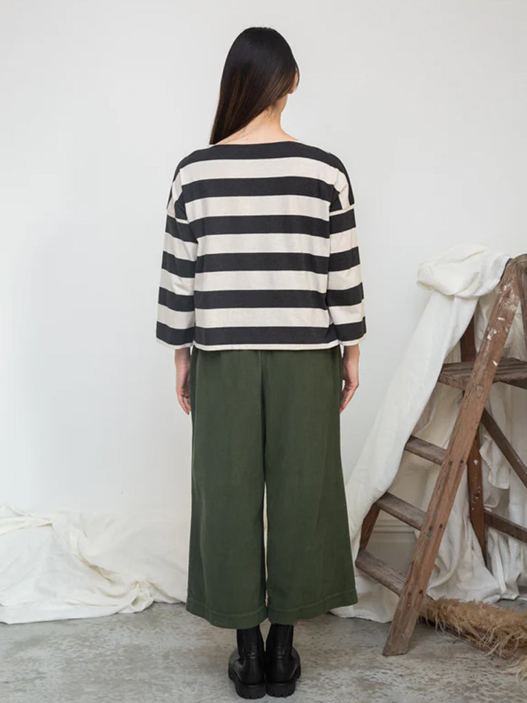 Beaumont Organic Leia-Sue Top in Charcoal Ecru