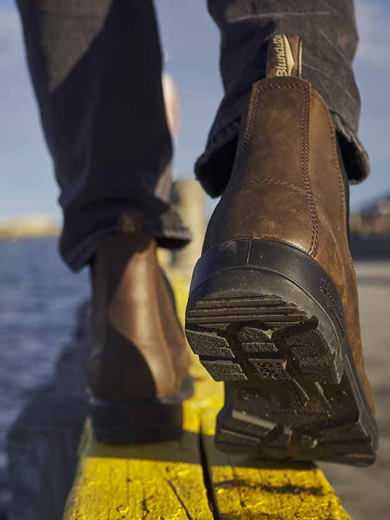 Blundstone Chelsea Boot in Antique Brown Leather