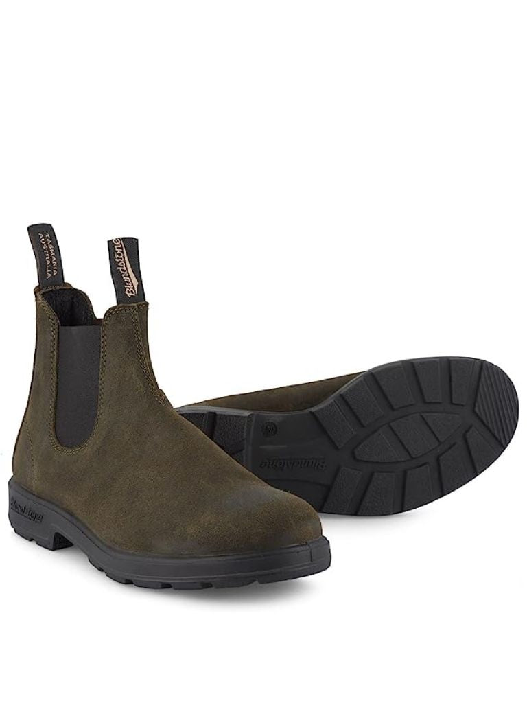 Blundstone Chelsea Boot in Waxed Dark Olive