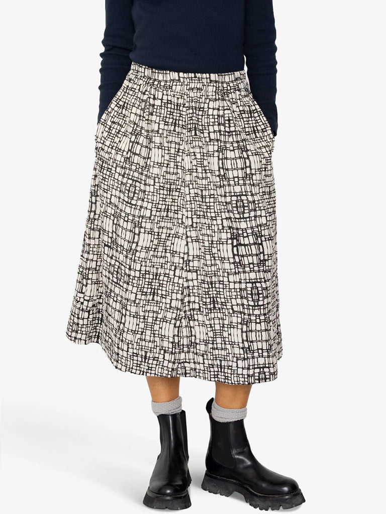 Folk Full Seam Skirt in Maze Print