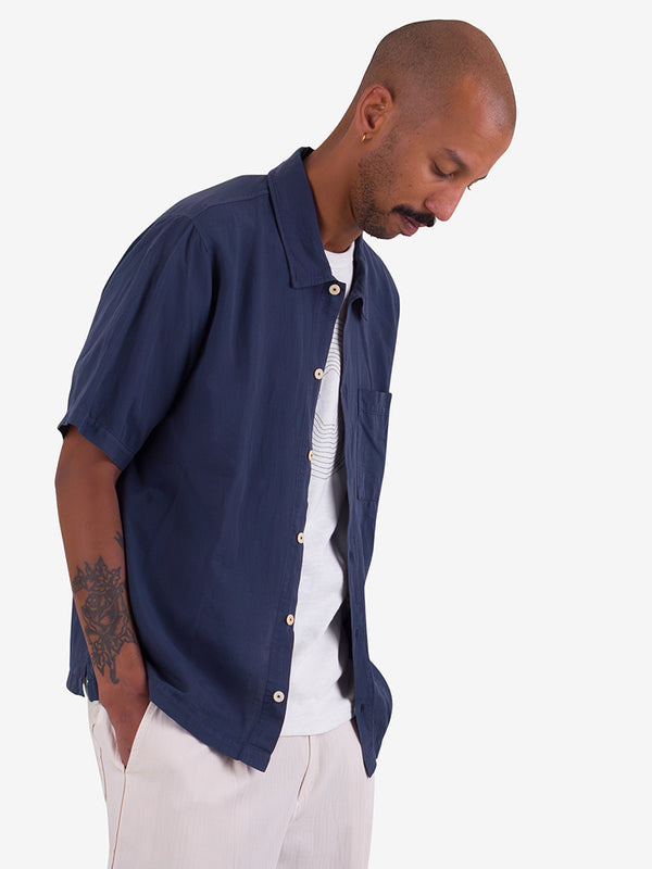 Folk Gabe Shirt in Navy