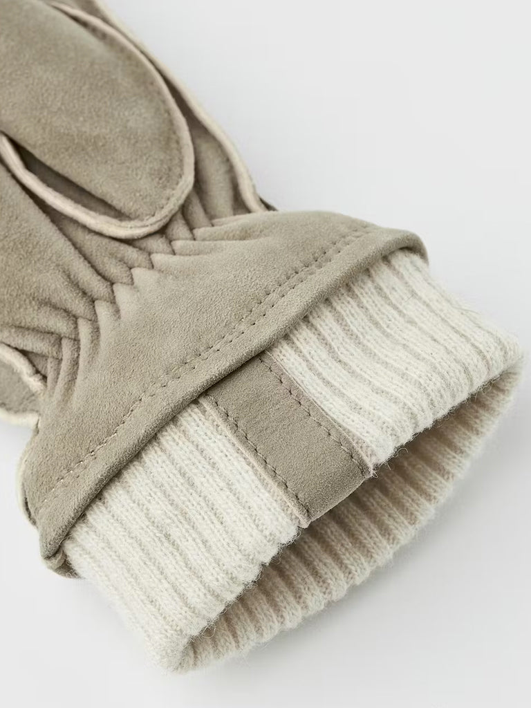 Hestra Nora Chamois Mitten in Natural Grey