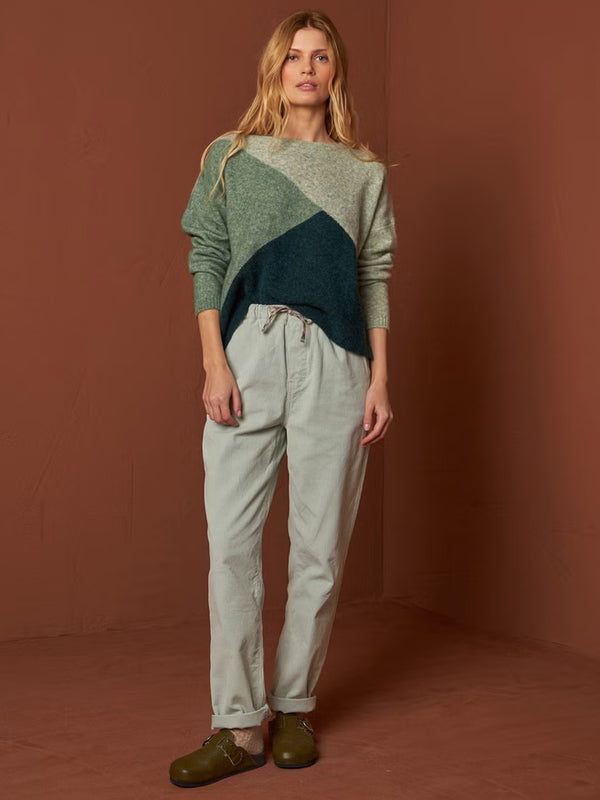 Indi & Cold Colour Block Sweater in Verde