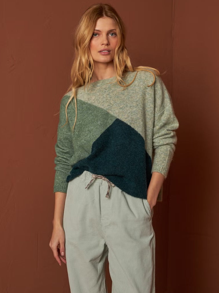 Indi & Cold Colour Block Sweater in Verde