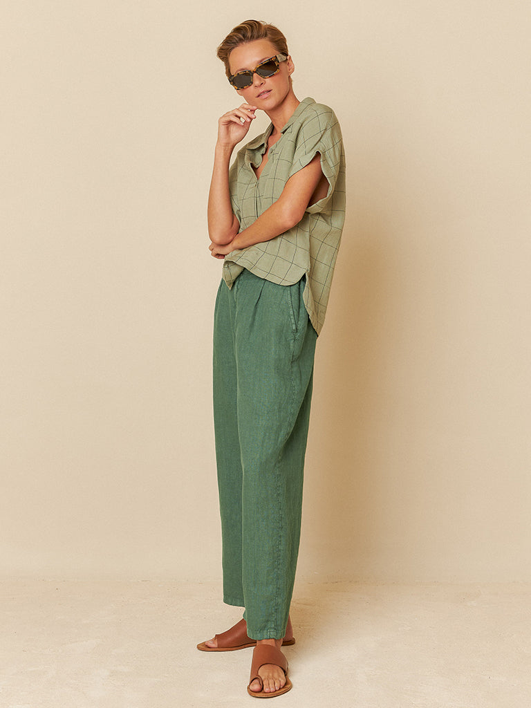 Indi & Cold Linen Trousers in Green