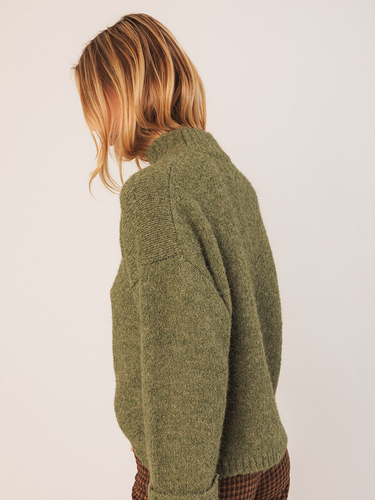 Indi & Cold Turtleneck Sweater in Mint