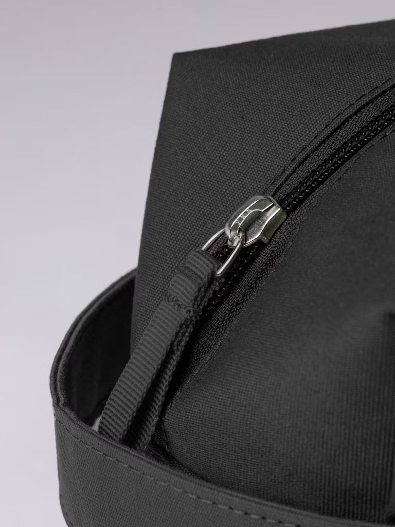 Sandqvist Justin Washbag in Black