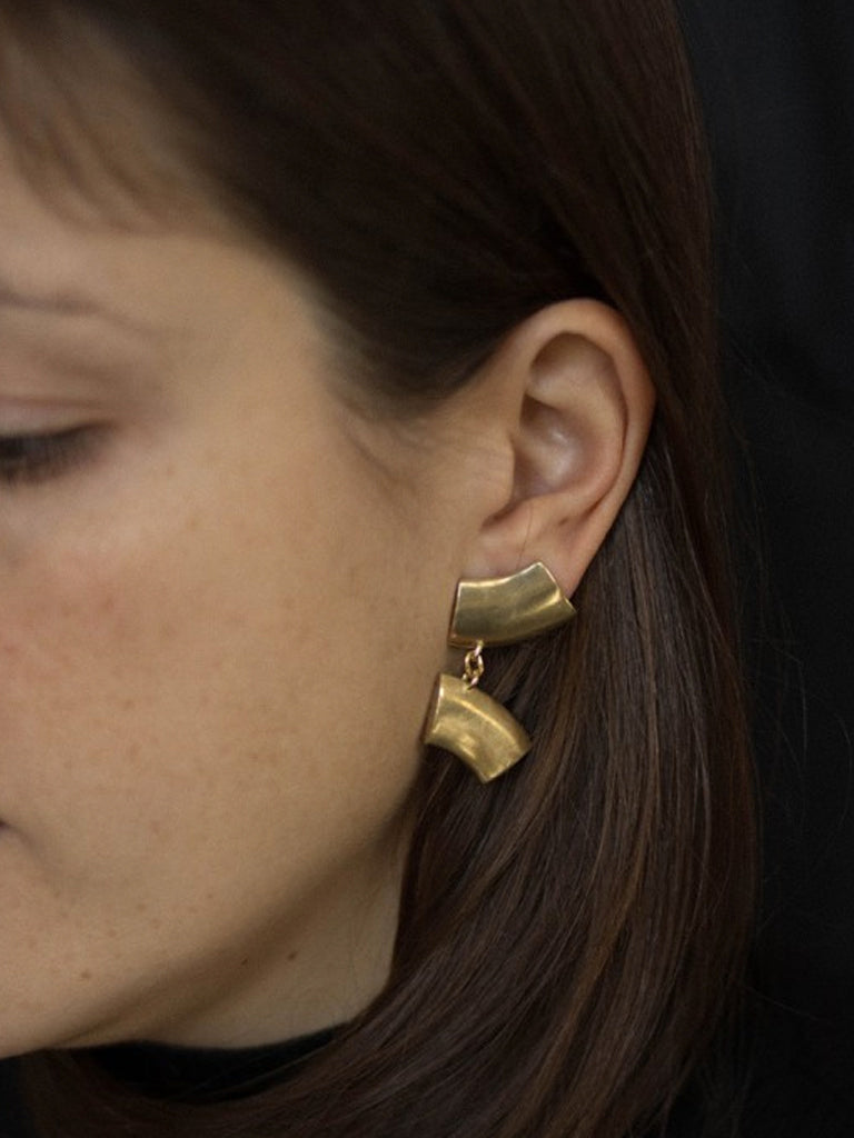 Lepagón Arco Earrings in Brass