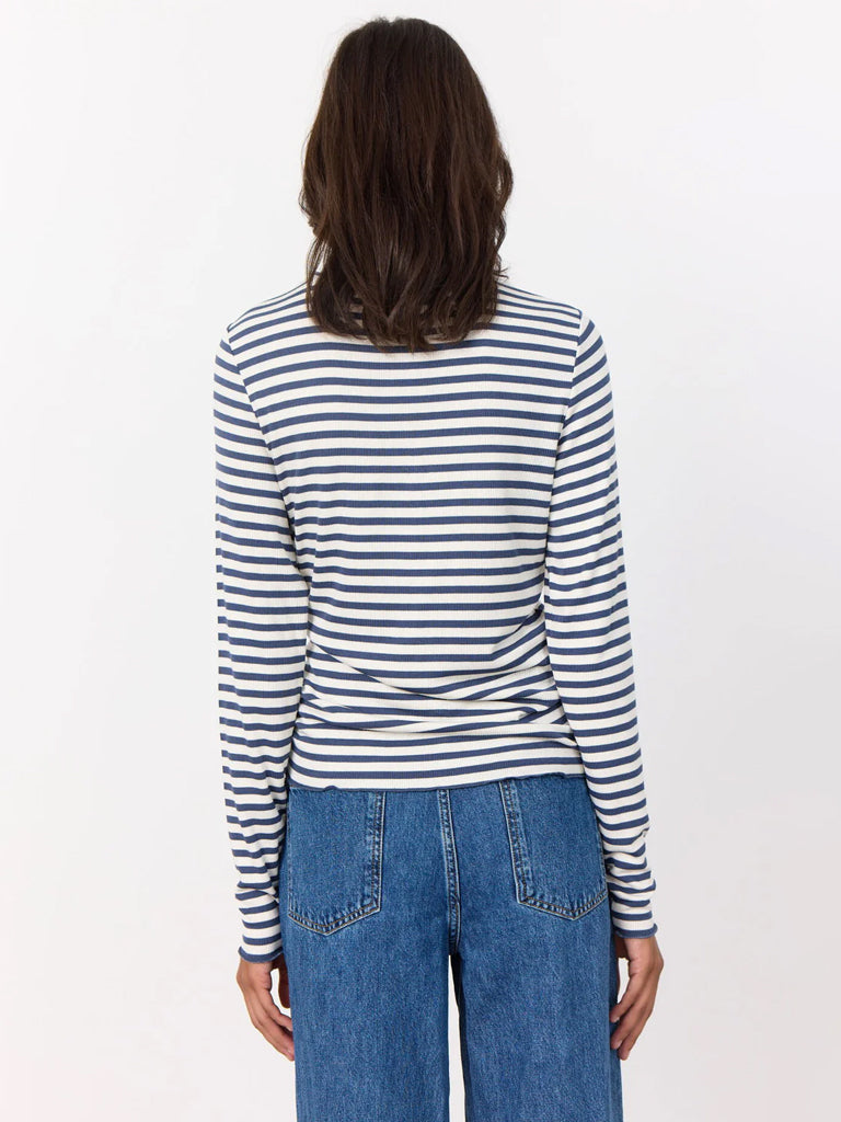 Levete Room Ika Stripe T-Shirt in Navy Off White