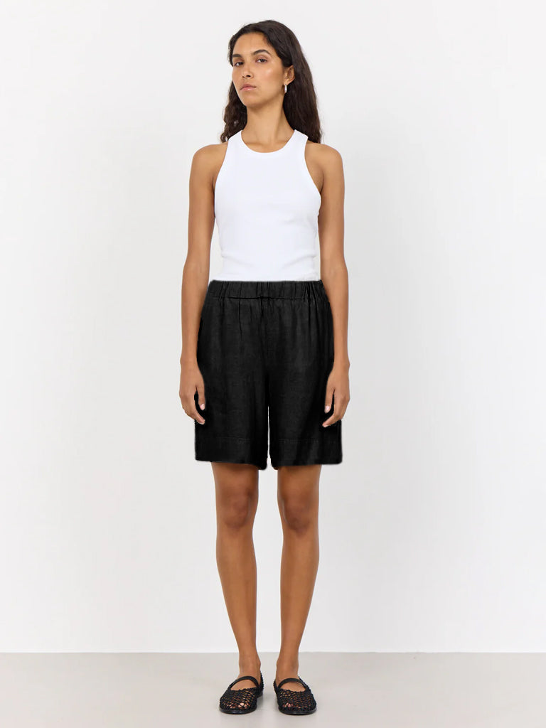 Levete Room Naja Linen Shorts in Black