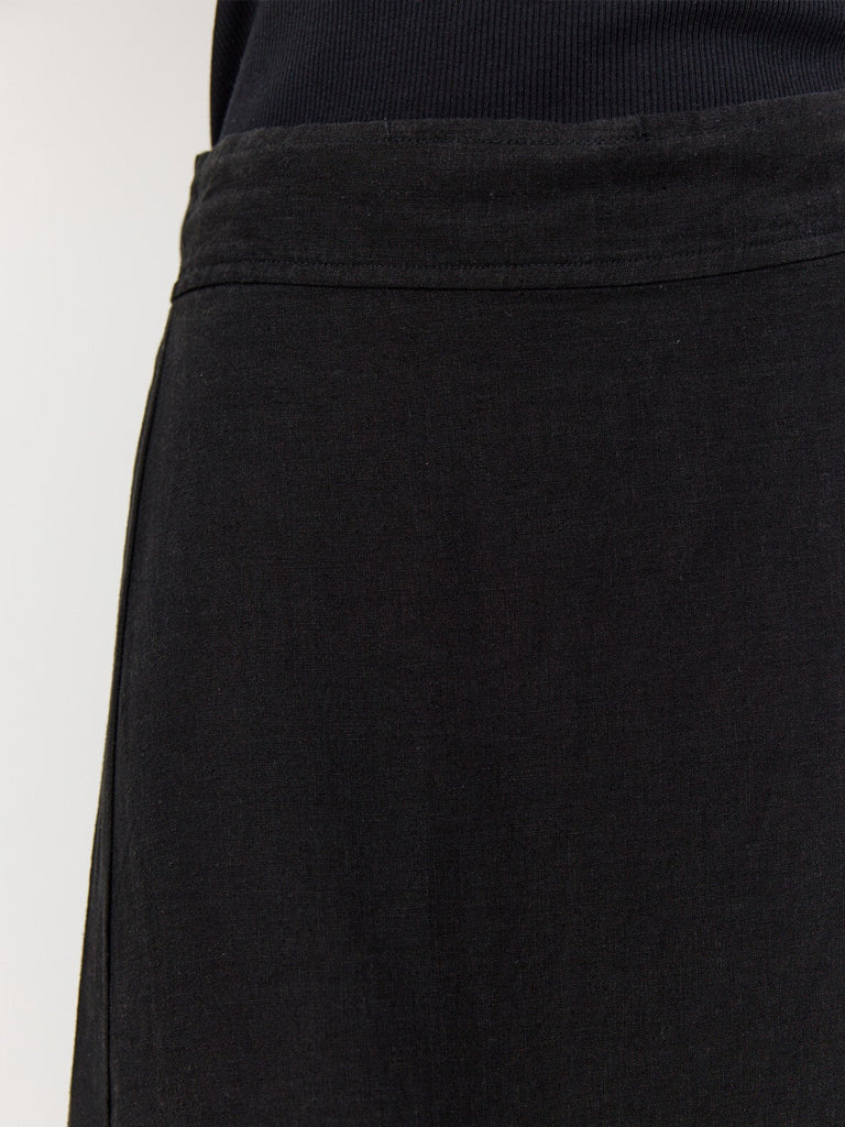 Levete Room Naja Linen Skirt in Black