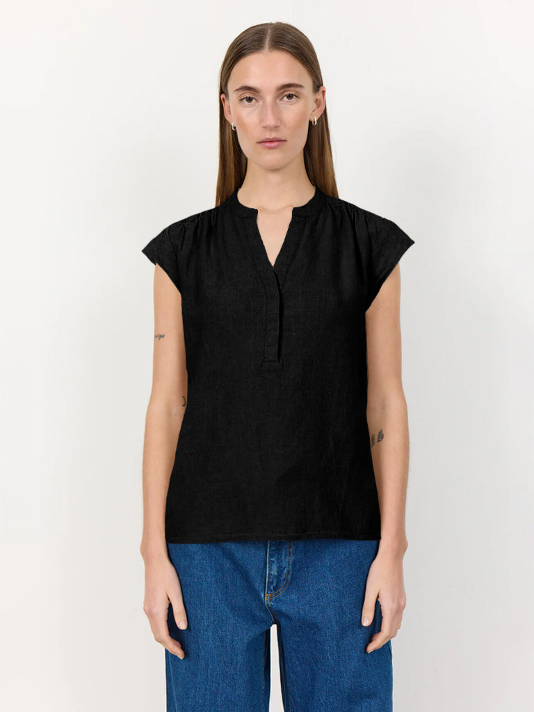 Levete Room Naja Linen Top in Black