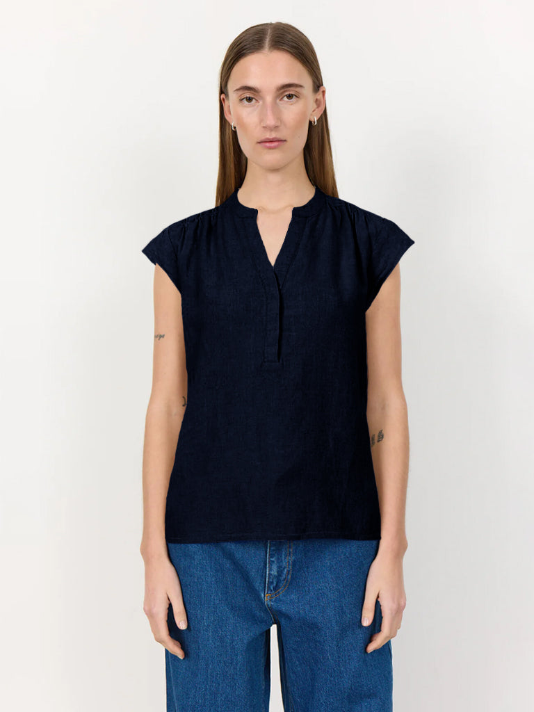 Levete Room Naja Linen Top in Navy
