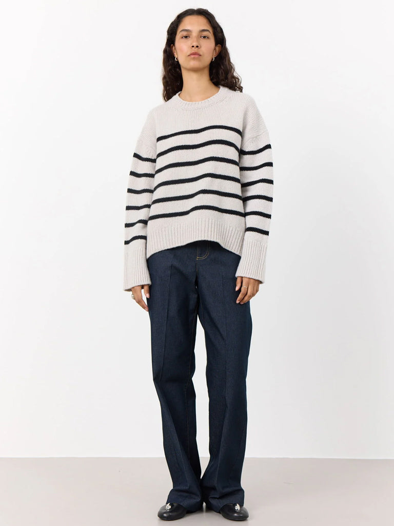 Levete Room Perle Stripe O Neck Sweater in Silver Lining Black