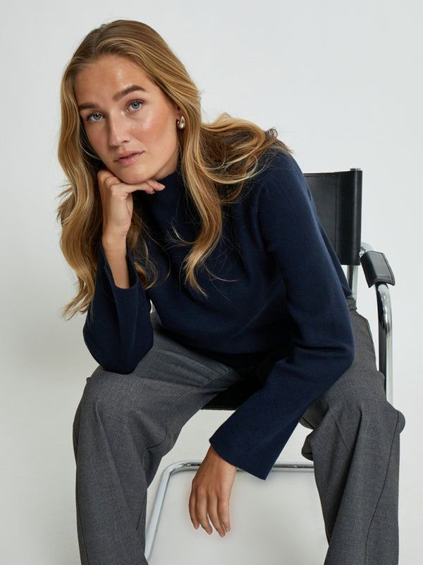 Minus Lupi Sweater in Sky Captain