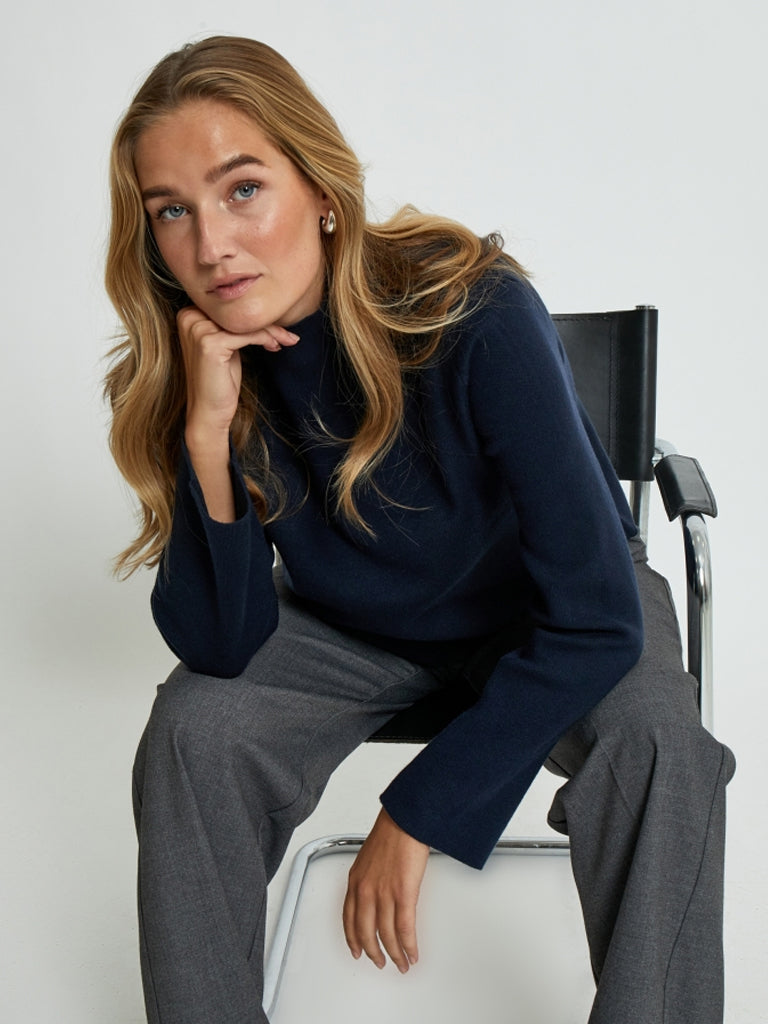 Minus Lupi Sweater in Sky Captain