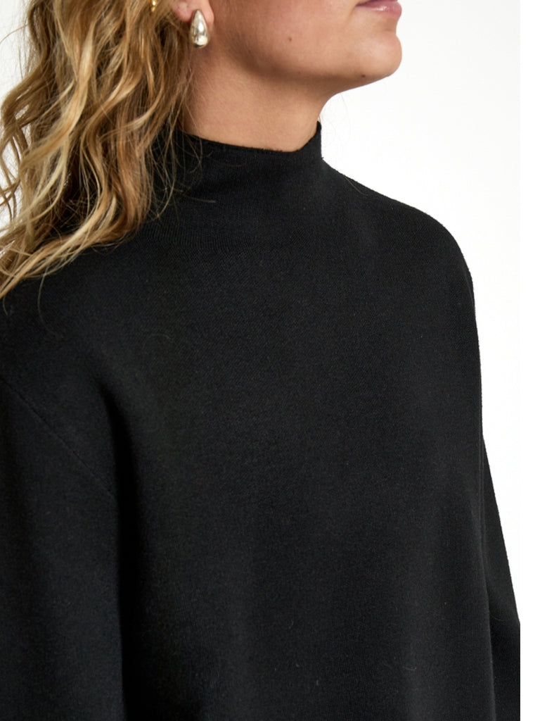 Minus Lupi Sweater in Black