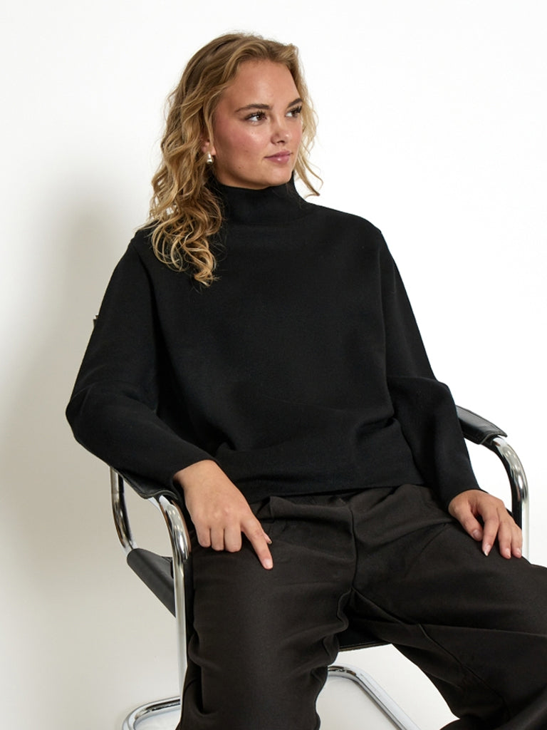 Minus Lupi Sweater in Black