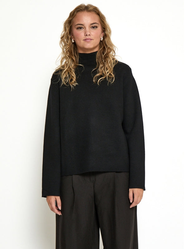 Minus Lupi Sweater in Black