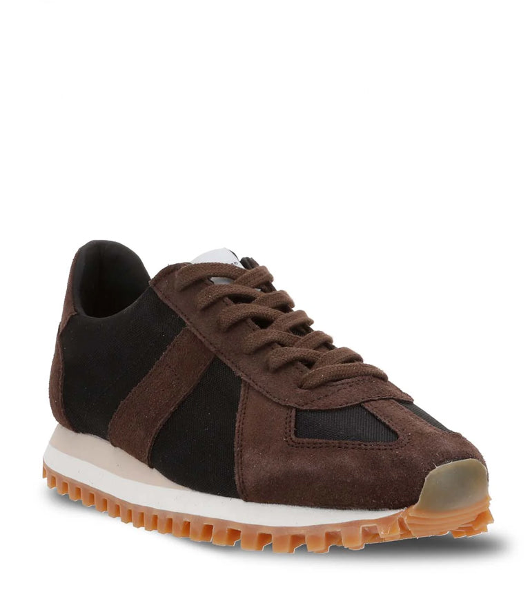 Novesta Trail Trainers in Black Brown