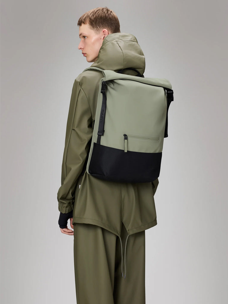 Rains Trail Rolltop Bag in Drift