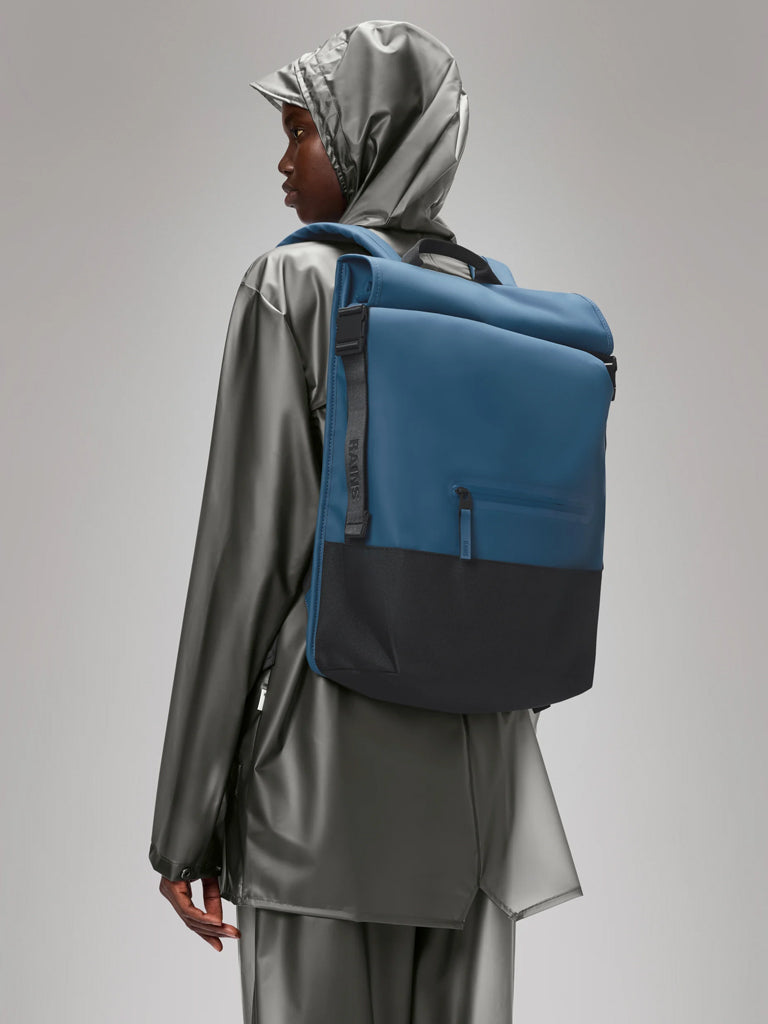 Rains Trail Rolltop Bag in Pulse