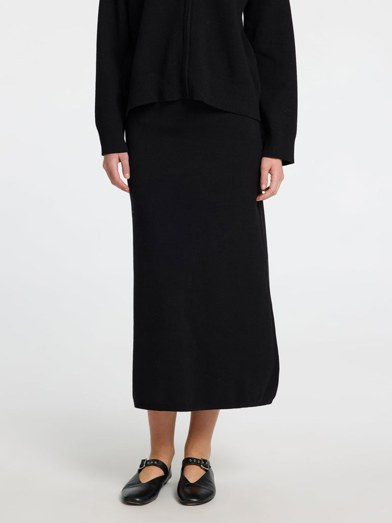 Selected Femme Kamma Midi Skirt in Black