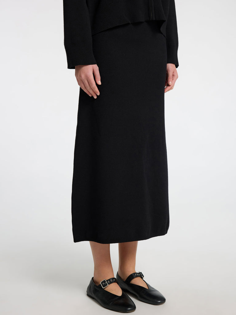 Selected Femme Kamma Midi Skirt in Black