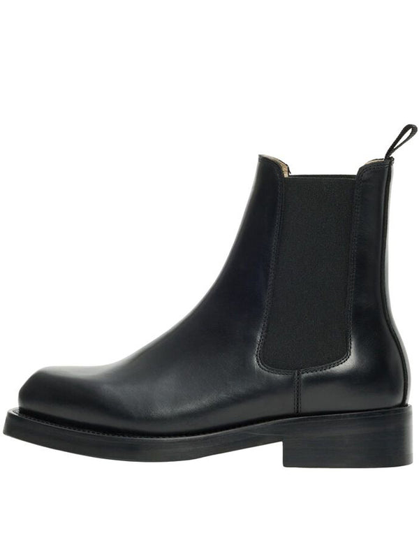 Selected Femme Saga Chelsea Boot in Black