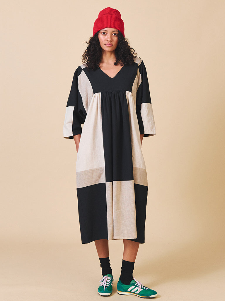 Sideline Betty Dress in Mono Mix