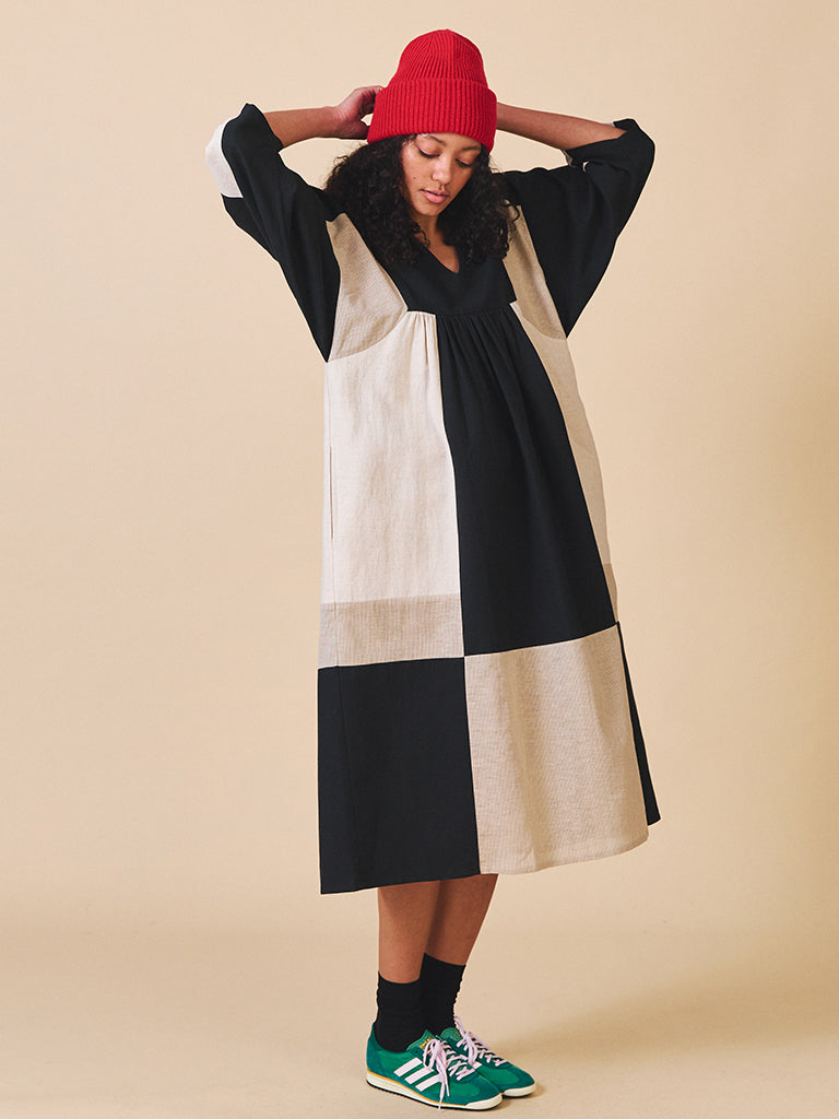 Sideline Betty Dress in Mono Mix