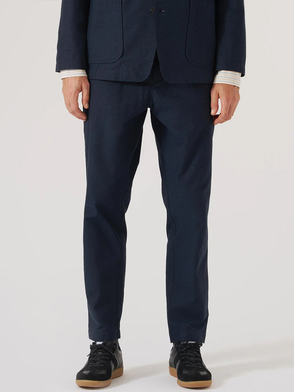 Universal Works Military Chino in Lucca Navy