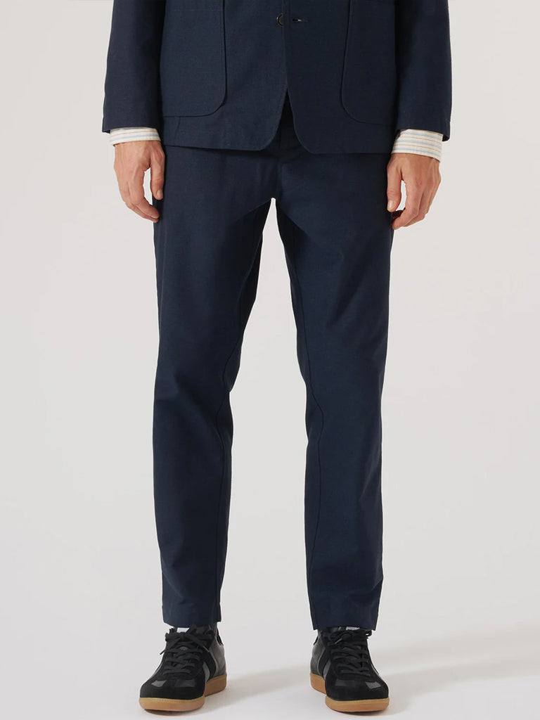 Universal Works Military Chino in Lucca Navy