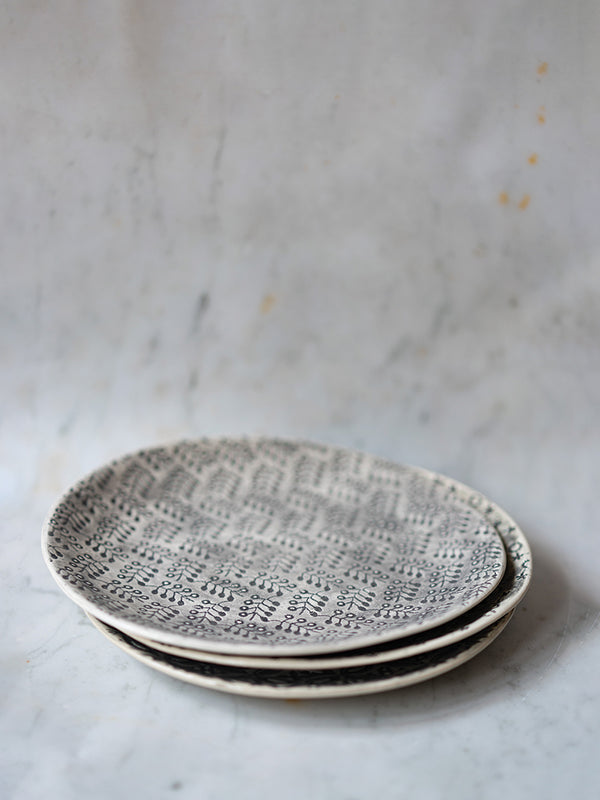 Wonki Ware Side Plate in Charcoal